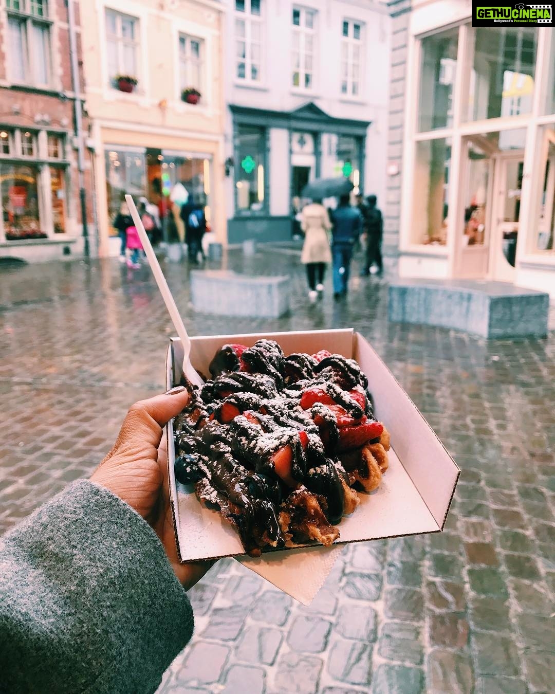 Sanya Malhotra Instagram - Belgian waffles! 😍😌❤️ Brugge, Belgium