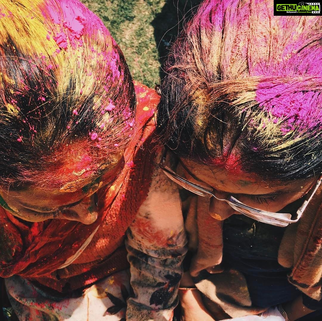 Sanya Malhotra Instagram - Happy Holi!! 😍