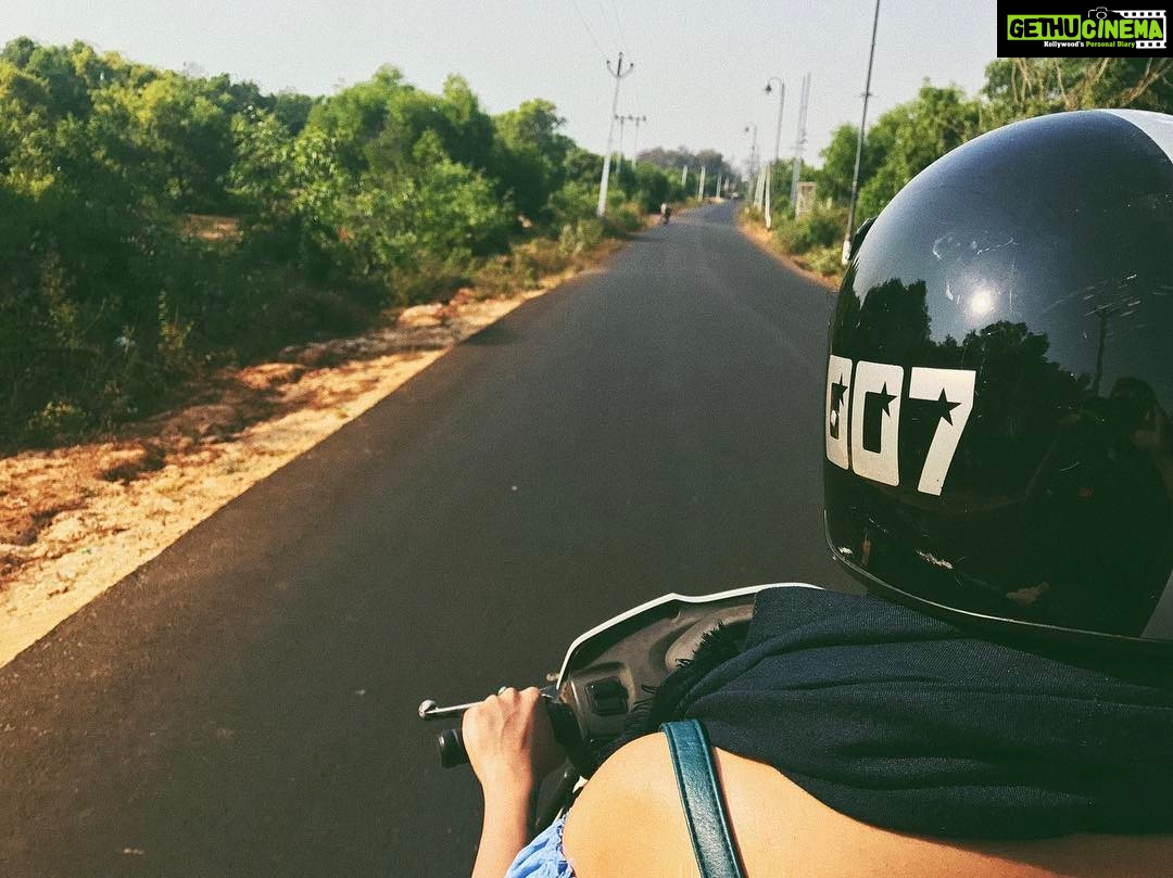 Sanya Malhotra Instagram - Vroom vroom 007!