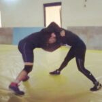 Sanya Malhotra Instagram - Iska pura credit mere coach sir ko jaata hai.. unhone mere pe bharosa karna kabhi bandh nahi kiya.. hehe @kripashankarbishnoi ☺️#wrestlingwrestlingwrestling #dangalthrowback #dangal