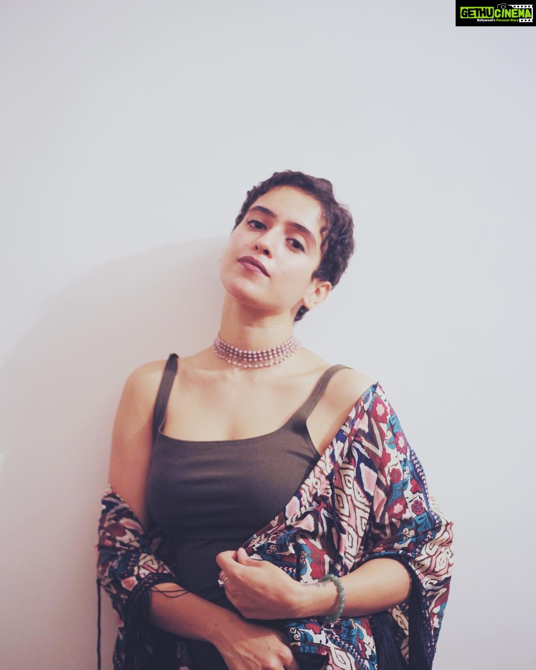 Sanya Malhotra Instagram - Clicked by @mayank0491 #hateyouminks😒