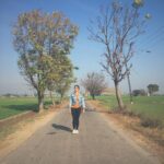 Sanya Malhotra Instagram – #सड़क 
#ठंड 
#खेत