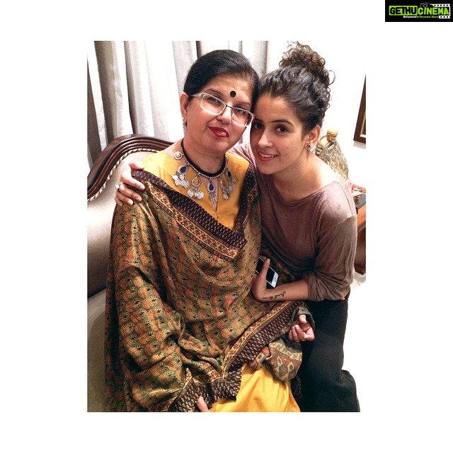 Sanya Malhotra Instagram - Happy birthday to the greatest friend I will ever have, the most beautiful woman I know and an amazing mother. Ma, thanks for everything. I love you so much❤️😘