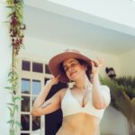 Sanya Malhotra Instagram - Entering my 30’s, with a heart full of love and a belly full of yumzaaa food! So grateful for the love and wishes 🥰❤️ Thank you everyone 💕 📸 @mayank0491