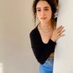 Sanya Malhotra Instagram - 🐈 ❌ 👩🏻‍🦱 #dosticancelled