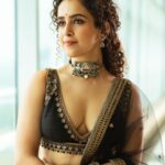 Sanya Malhotra Instagram - Happy Diwali! I hope this festival sparkles your life with love and laughter! ✨❤️ 🪔 Watch #MeenakshiSundareshwar on Netflix @netflix_in releasing tomorrow ✨🥰 📸 @ashiq_mk