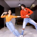 Sanya Malhotra Instagram - Do the #VaadaMachaneyDanceoff 💃🏻🎉on #VaadaMachaney 🥰💃🏻 Celebrate joy with us. #MeenakshiSundareshwar, coming to Netflix on November 5. 🎥 @ohmygosh_joe @karanjohar @apoorva1972 @somenmishra @abhimanyud @vivek.sonni @aarshvora @prabhakaranjustin @rajshekharis @bennydayalofficial @mainhoonromy @dharmaticent @netflix_in @sonymusicindia