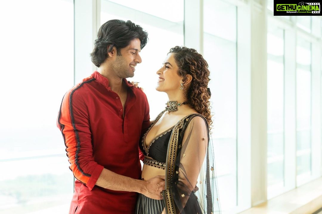 Sanya Malhotra Instagram - ♥️🖤♥️🖤 #MeenakshiSundareshwar releases THIS FRIDAY on Netflix. @karanjohar @apoorva1972 @somenmishra @abhimanyud @vivek.sonni @aarshvora @dharmaticent @netflix_in @sonymusicindia 📸 @ashiq_mk