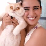 Sanya Malhotra Instagram - The only couple questions that matter! 😻🐱 Another couple that goes just as well is Fleek and subscriptions. Check out the app @getfleekapp to get the most out of your subscriptions! #Stayonfleek #collaboration #ad