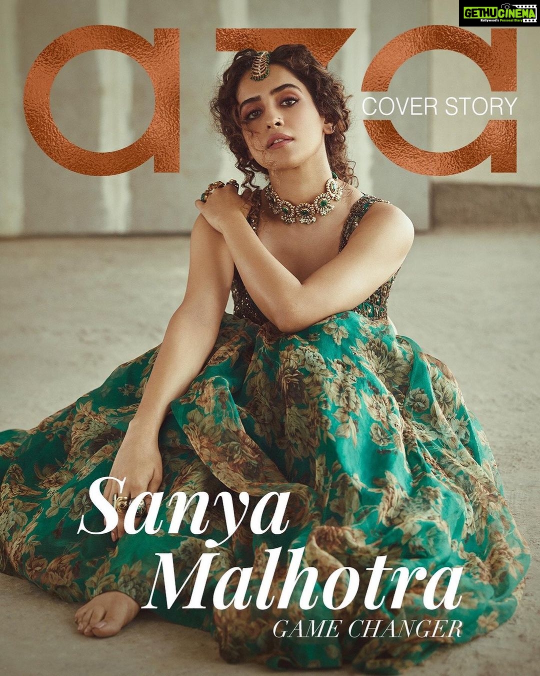 Sanya Malhotra Instagram - π @azafashions π Outfit: @asthanarangofficial Necklace: @neetaboochrajewellery ; Rings: @apalabysumitofficial ; Maangtikka: @raabtabyrahul Photographer: @rahuljhangiani Styled by: @sukritigrover Styling Team: @vanigupta.23 @vasudhaguptaa HMU: Natasha Mathias @natashamathiasmakeup_hair Assisted by: @sanayadotiwala PR Consultant: @think_talkies