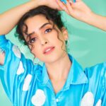 Sanya Malhotra Instagram - So happy to join the #HIT team! Looking forward to this one! 🥰♥️💃🏻🎉🎊 @rajkummar_rao @saileshkolanu #BhushanKumar @tseries.official @tseriesfilms #DilRajuProductions @srivenkateswaracreations #KrishanKumar @kuldeep_rathore18 @manan_bhardwaj_official