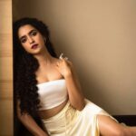 Sanya Malhotra Instagram - @idivaofficial 🌸 📸 @manasisawant