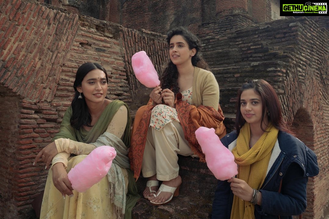 Sanya Malhotra Instagram - Yaadein 🥰♥️ #pagglaitonnetflix