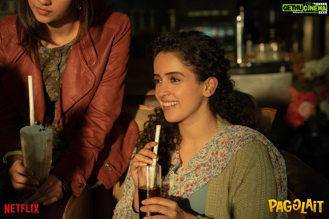 Sanya Malhotra Instagram - #PagglaitOnNetflix ๐ธ @ketangm @netflix_in | @umeshbist | @shobha9168 | @ektarkapoor | @guneetmonga | @achinjain20 | @ruchikaakapoor | @sikhya | @balajimotionpictures | @ashutosh_ramnarayan | @sheeba.chadha | @raghubir_y | @shrutiisharmaa | @rajeshtailang | @natasharastogi | @sharmachetan01 | @mrfilmistaani | @nakulroshansahdev | @aasifkhan_1 | @ashleshathaakur