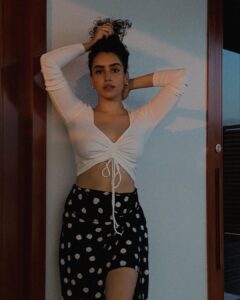 Sanya Malhotra Instagram - 🙆🏻‍♀️ #basthrowbackhai