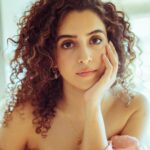 Sanya Malhotra Instagram - this song 💕 📸 @mayank0491