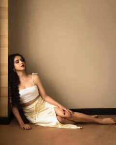 Sanya Malhotra Instagram - @idivaofficial 🌸 📸 @manasisawant
