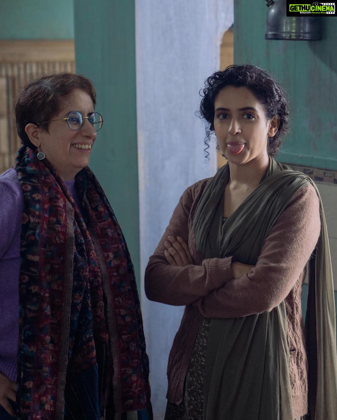Sanya Malhotra Instagram - Yaadein ✨♥️ aur mera favourite hashtag #pagglaitonnetflix 🐥