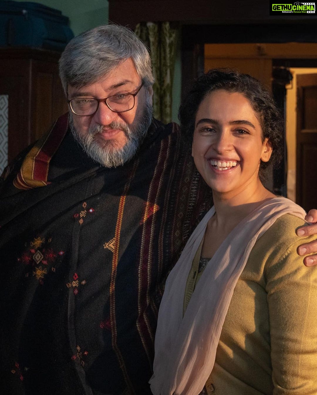 Sanya Malhotra Instagram - Yaadein ✨♥️ aur mera favourite hashtag #pagglaitonnetflix 🐥