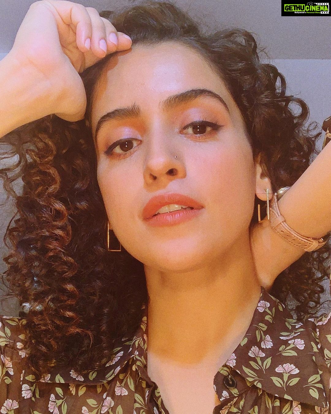 Sanya Malhotra Instagram - ✨ #icanneverthinkofacaption✨