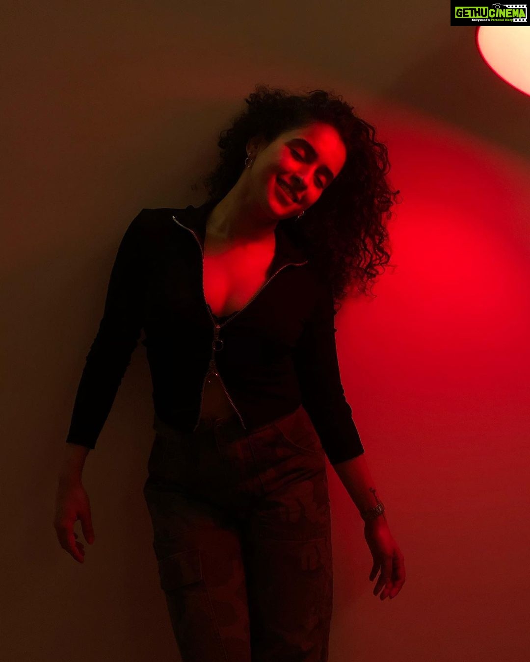 Sanya Malhotra Instagram - 🥀 📸 @anjalimehta92