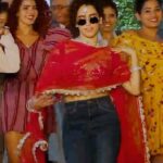 Sanya Malhotra Instagram - Breaking into random dancing and laughing sessions with everyone on set has never been SO MUCH FUN. Watch all our onscreen fun now on Ludo! Only on Netflix. @bachchan @adityaroykapur @rajkummar_rao @pankajtripathi @fatimasanashaikh @pearlemaany @rohitsaraf10 @inayatverma22 @ashanegi @itsshalinivatsa @anuragbasuofficial #BhushanKumar @divyakhoslakumar @ipritamofficial @tanibasu #KrishanKumar #AnuragBasuProductions @tseries.official @tseriesfilms @isandeepshrivastava @shlokelal @ashkinglive @jubin_nautiyal @netflix_in