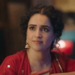 Sanya Malhotra Instagram - Hello @ritviksahore 🥰 #Repost @kitkatindia ・・・ Life hai, Kit Kat Glow in the Dark pack ke sath #Celebreak karna banta hai #Kitkat #Celebreak #KitkatBreakBantaHai