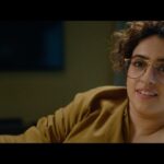 Sanya Malhotra Instagram - Iss khel mein kabhi kabhi adustment karna padhta hai. Aisa partner ho toh kyu nahi? ;) #Ludo, premieres 12 November, only on Netflix 💁🏻‍♀️ @bachchan @adityaroykapur @rajkummar_rao @pankajtripathi @sanyamalhotra_ @fatimasanashaikh @pearlemaany @rohitsaraf10 @inayatverma22 @ashanegi @itsshalinivatsa @anuragbasuofficial #BhushanKumar @divyakhoslakumar @ipritamofficial @tanibasu #KrishanKumar #AnuragBasuProductions @tseries.official @tseriesfilms @isandeepshrivastava @shlokelal @ashkinglive @jubin_nautiyal @netflix_in