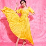 Sanya Malhotra Instagram – Guess my favourite Ludo token colour ? 🌝🙈 #LudoonNetflix 
…
👗 @sukritigrover 
💄 @natashamathiasmakeup 
📸 @kvinayak11