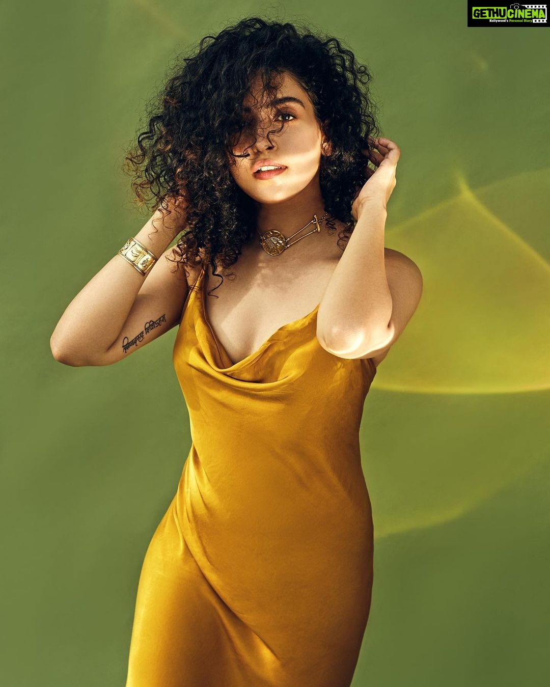 Sanya Malhotra Instagram - 🌻 📸 @mayank0491 Styling and creative direction @anjalimehta92