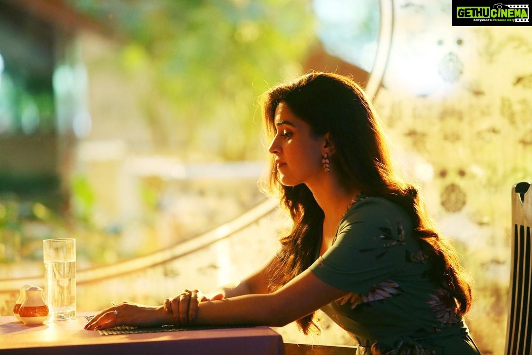 Sanya Malhotra Instagram - Waiting for #ShakuntalaDeviOnPrime... 6 days to go!! July 31 on @PrimeVideoIN @balanvidya @senguptajisshu @theamitsadh @directormenon @sonypicsprodns @ivikramix @abundantiaent @shikhaarif.sharma