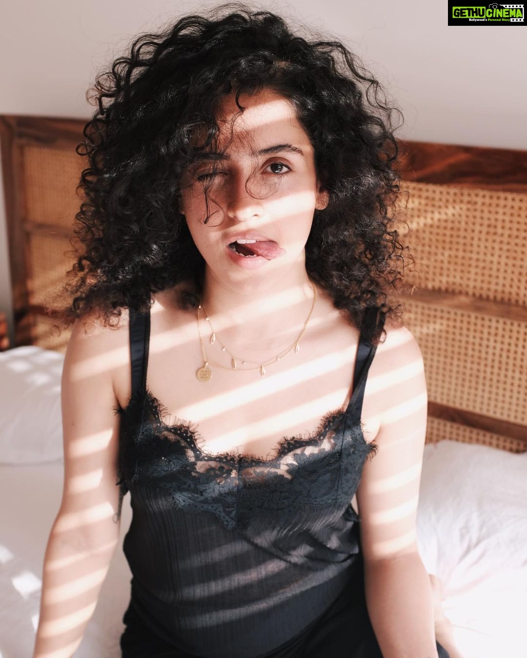 Sanya Malhotra Instagram - 😋📸 @harshita02