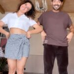 Sanya Malhotra Instagram - This is your sign 🚨 to text your roothe hue friends. Tell them to let go of choti choti gal that drifted you and them.