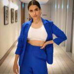 Sanya Malhotra Instagram - 💄 @natashamathiasmakeup 👗 @sukritigrover 📸 @anunaysood Outfit- @appapop Earrings- @minerali_store Dubai, United Arab Emirates