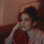 Sanya Malhotra Instagram - ✨✨A comfortable and luxurious flight enroute doha , thanks @qatarairways @hiaqatar @VisitQatar ✈️✨✨ #QatarAirways #Qsuite #Flylikeneverbefore #ExperienceLikeNeverBefore