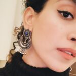 Sanya Malhotra Instagram – Hope your 2020 is as perfect as my winged liner 😜🥳 Happy New Year 🌝♥️ #saveresavereselfie