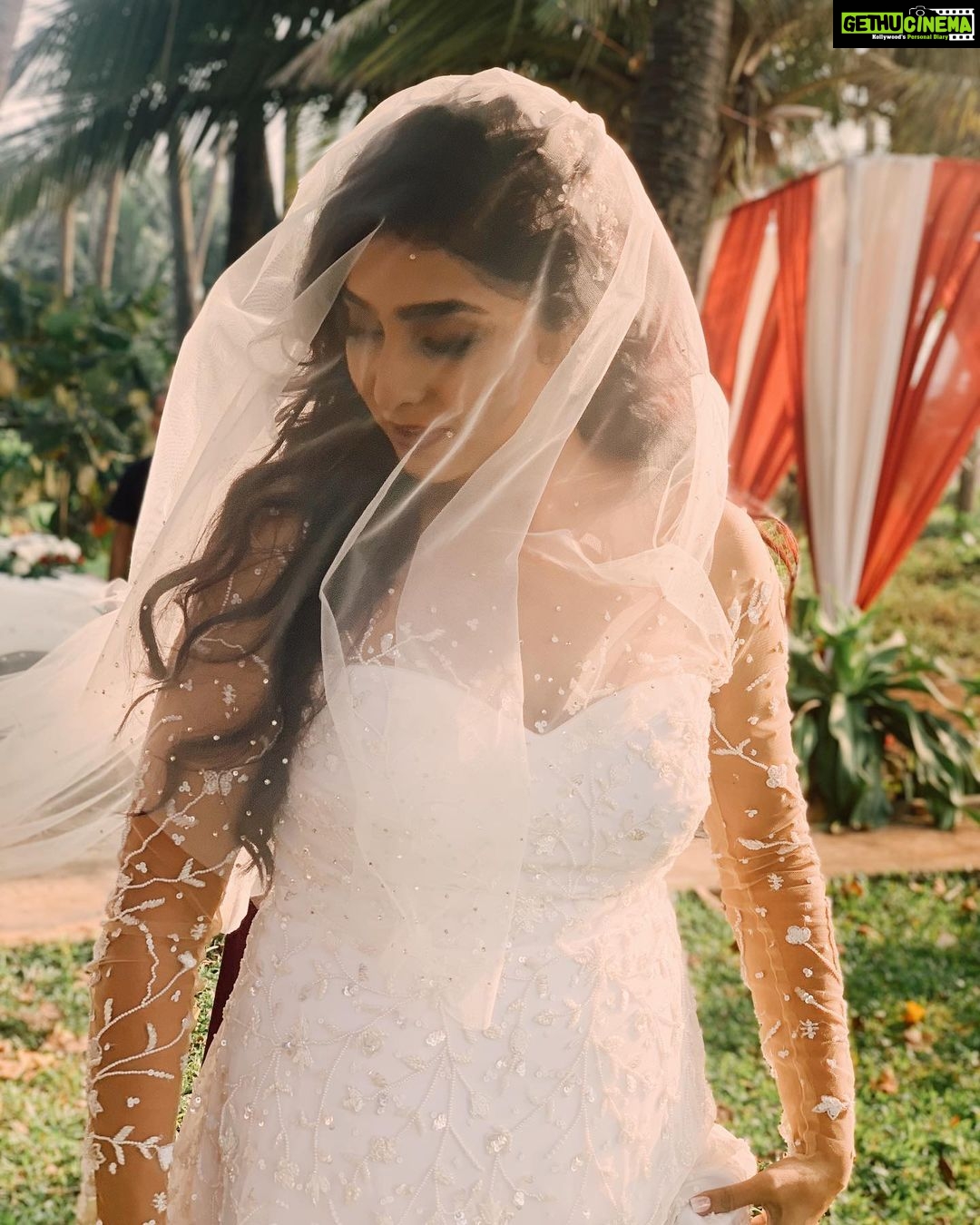 Sanya Malhotra Instagram - 👰🏻 @natashamathiasmakeup 😍