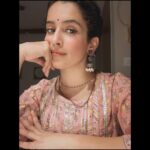 Sanya Malhotra Instagram - दिवाली की हार्दिक शुभकामनायें 🙏🏼✨#एकदिवलीसेल्फ़ी #क्यूँकिवाईनोट