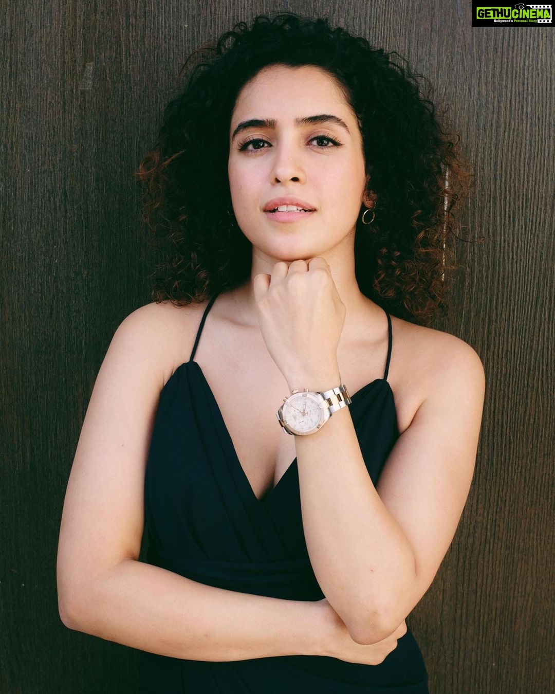 Sanya Malhotra Instagram - @tissot_official ‘s glamorous #swiss watches launch on India's leading fashion destination @myntra! Don't forget to check the app to explore the collection. #ThisIsYourTime to shop #TissotOnMyntra