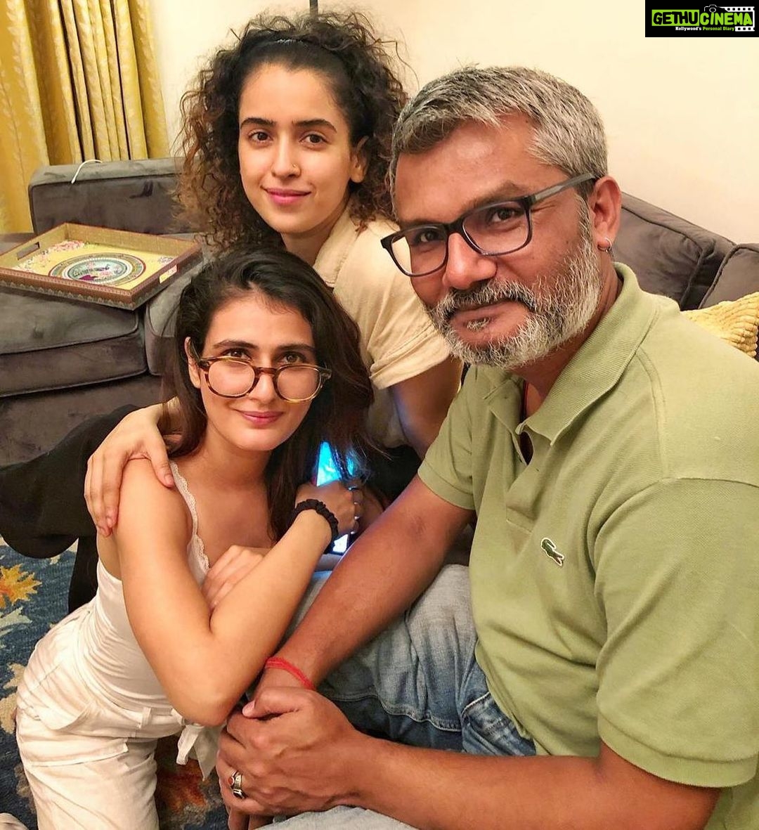 Sanya Malhotra Instagram - #chhoriyanchhichoronsekamnahai! @niteshtiwari22 @fatimasanashaikh