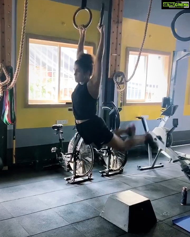 Sanya Malhotra Instagram - साउंड आन 🏋🏽♀️ @tridevpandey