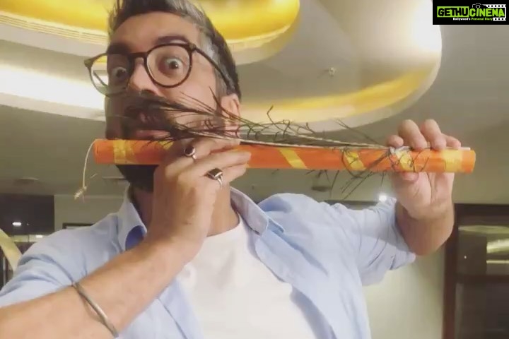 Sanya Malhotra Instagram - Badhaai ho 1 saal hogaya hai #Badhaaiho ko! @ayushmannk @gajrajrao @neena_gupta @iamitrsharma @jungleepictures @pictureschrome @ishantanus #akshatghildiyal 😍♥️