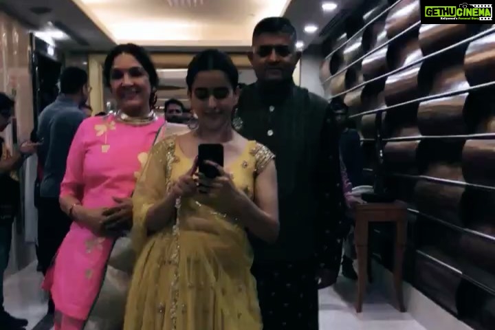 Sanya Malhotra Instagram - Badhaai ho 1 saal hogaya hai #Badhaaiho ko! @ayushmannk @gajrajrao @neena_gupta @iamitrsharma @jungleepictures @pictureschrome @ishantanus #akshatghildiyal 😍♥️