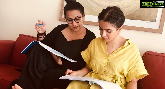 Sanya Malhotra Instagram - Super super excited about this one 🥰♥️ • •#Repost @abundantiaent . Two powerhouses of talent bonding over the script of #ShakuntalaDevi #ScriptReading @balanvidya @sonypicsprodns @directormenon @ivikramix @sneharajani_
