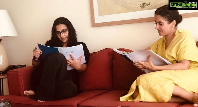 Sanya Malhotra Instagram - Super super excited about this one 🥰♥️ • •#Repost @abundantiaent . Two powerhouses of talent bonding over the script of #ShakuntalaDevi #ScriptReading @balanvidya @sonypicsprodns @directormenon @ivikramix @sneharajani_