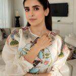 Sanya Malhotra Instagram - 🌸 @natashamathiasmakeup @qatarairways Qatar