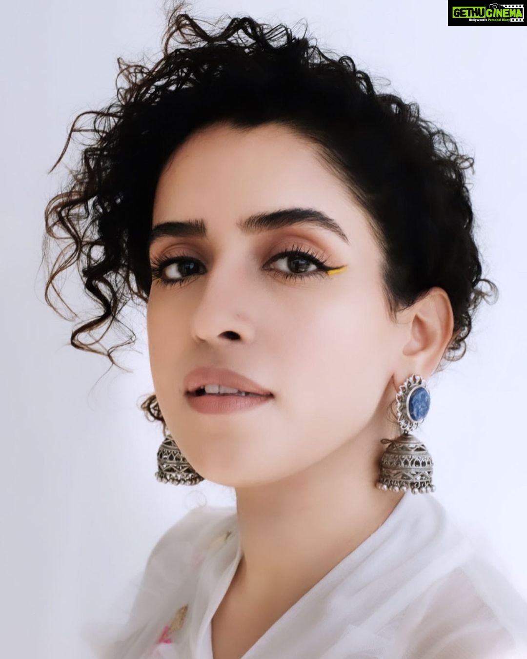 Sanya Malhotra Instagram - 🍋 @natashamathiasmakeup Doha