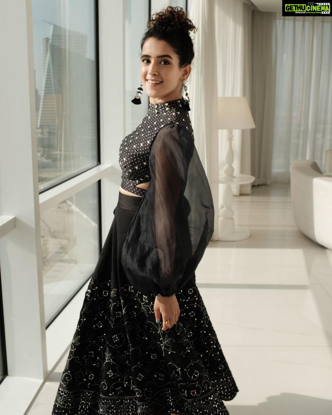 Sanya Malhotra Instagram - 🖤#dohaqatar