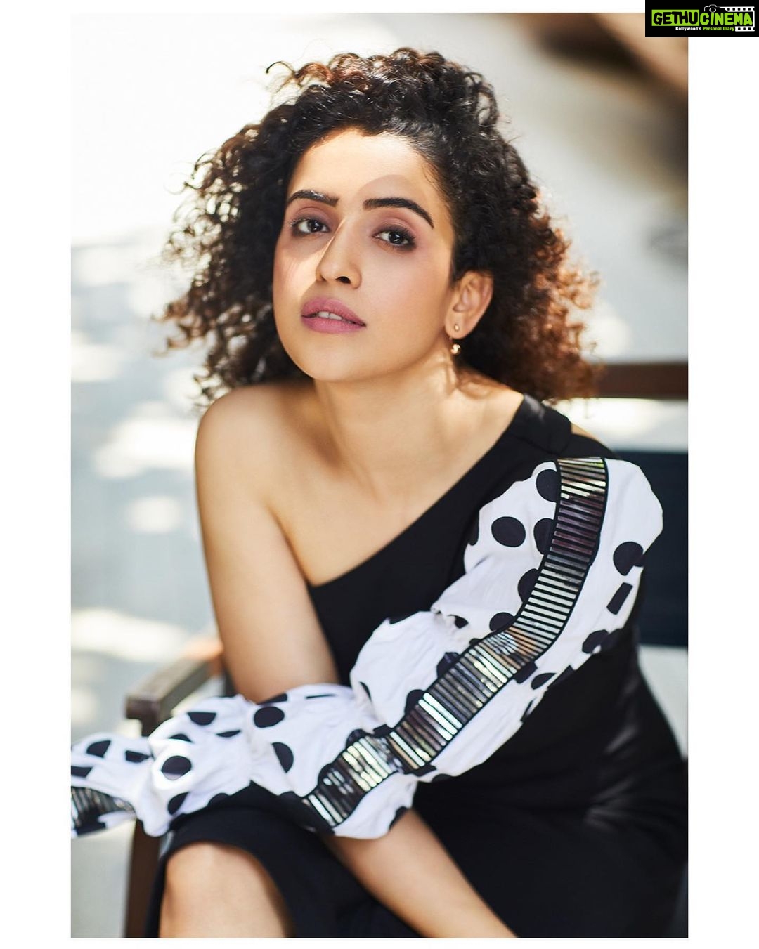 Sanya Malhotra Instagram - 🎶But if you feel like I feel Please let me know that is real 🎶 📸 @rohanshrestha