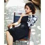 Sanya Malhotra Instagram - ⚫️⚪️ • • • 📸 @rohanshrestha 👗 @alliaalrufai 💄 @shailja_jaiswal @glamourbeautybysu
